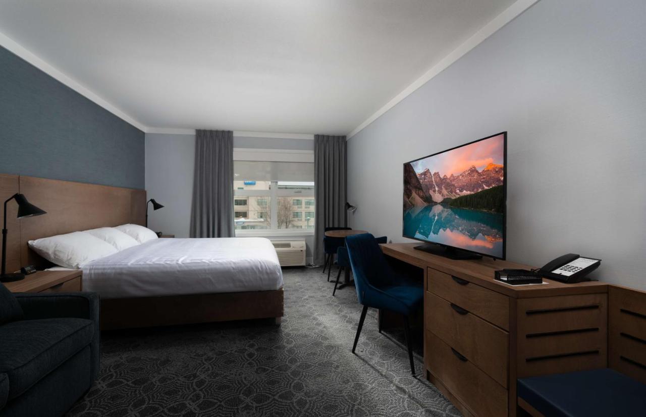 Prestige Kamloops Hotel Екстер'єр фото